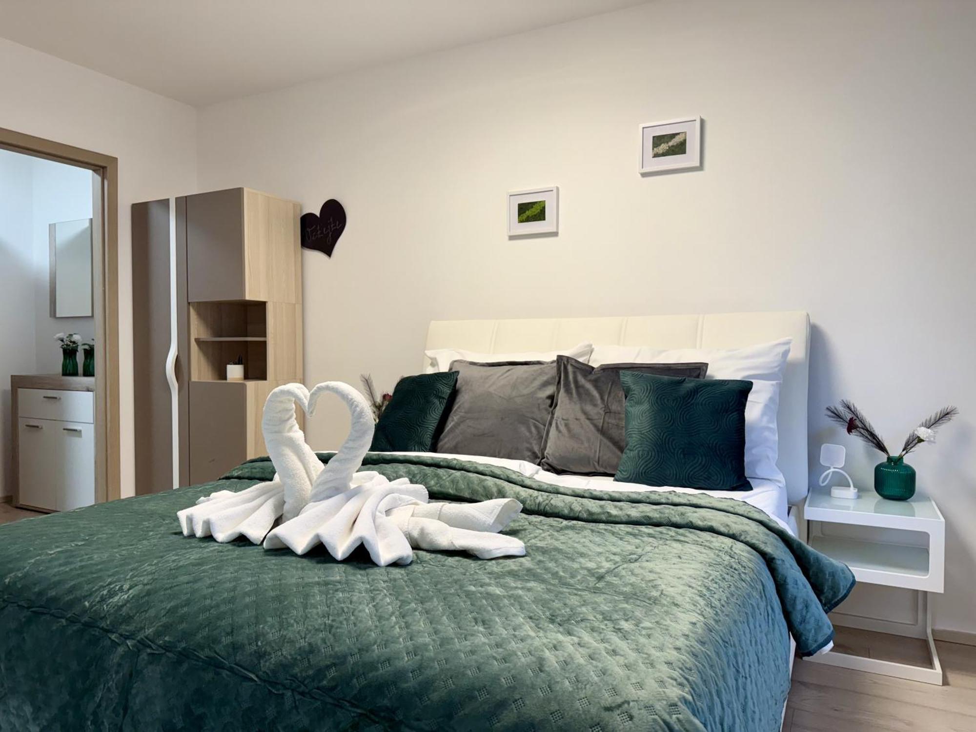 Apartmany New Forest Retreat - U Lesa, S Parkovanim, 300Mbit Internet Есеник Экстерьер фото